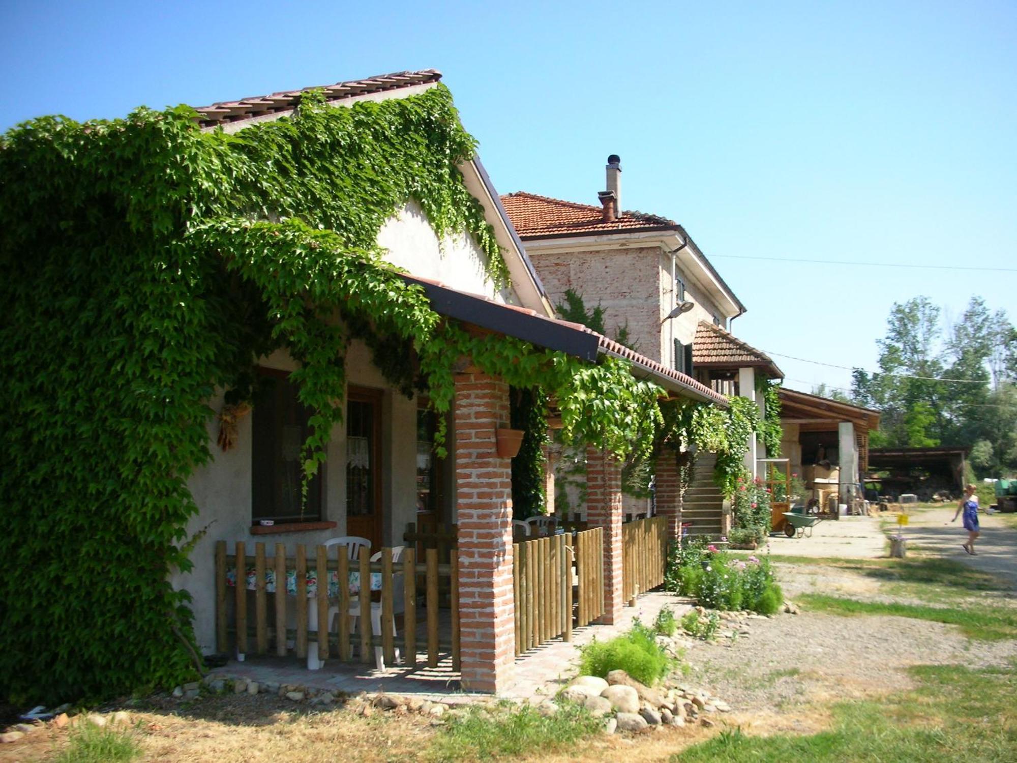 Cascina Beneficio Villa Castelnuovo Bormida Exterior foto